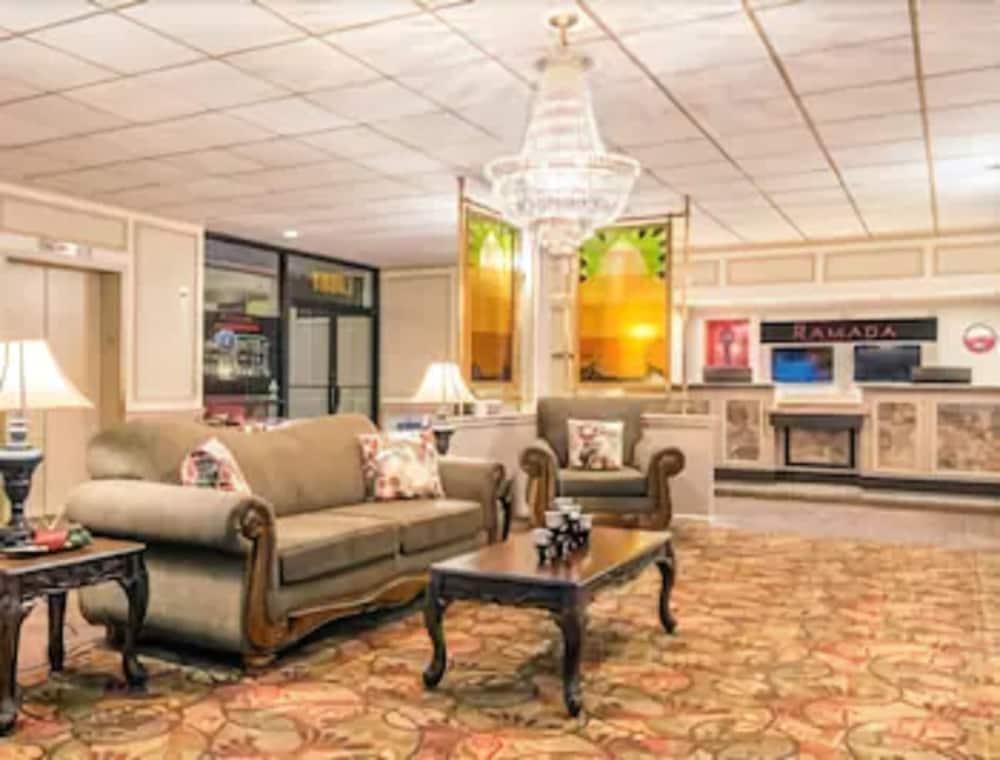 Ramada By Wyndham Paintsville Hotel & Conference Center מראה חיצוני תמונה