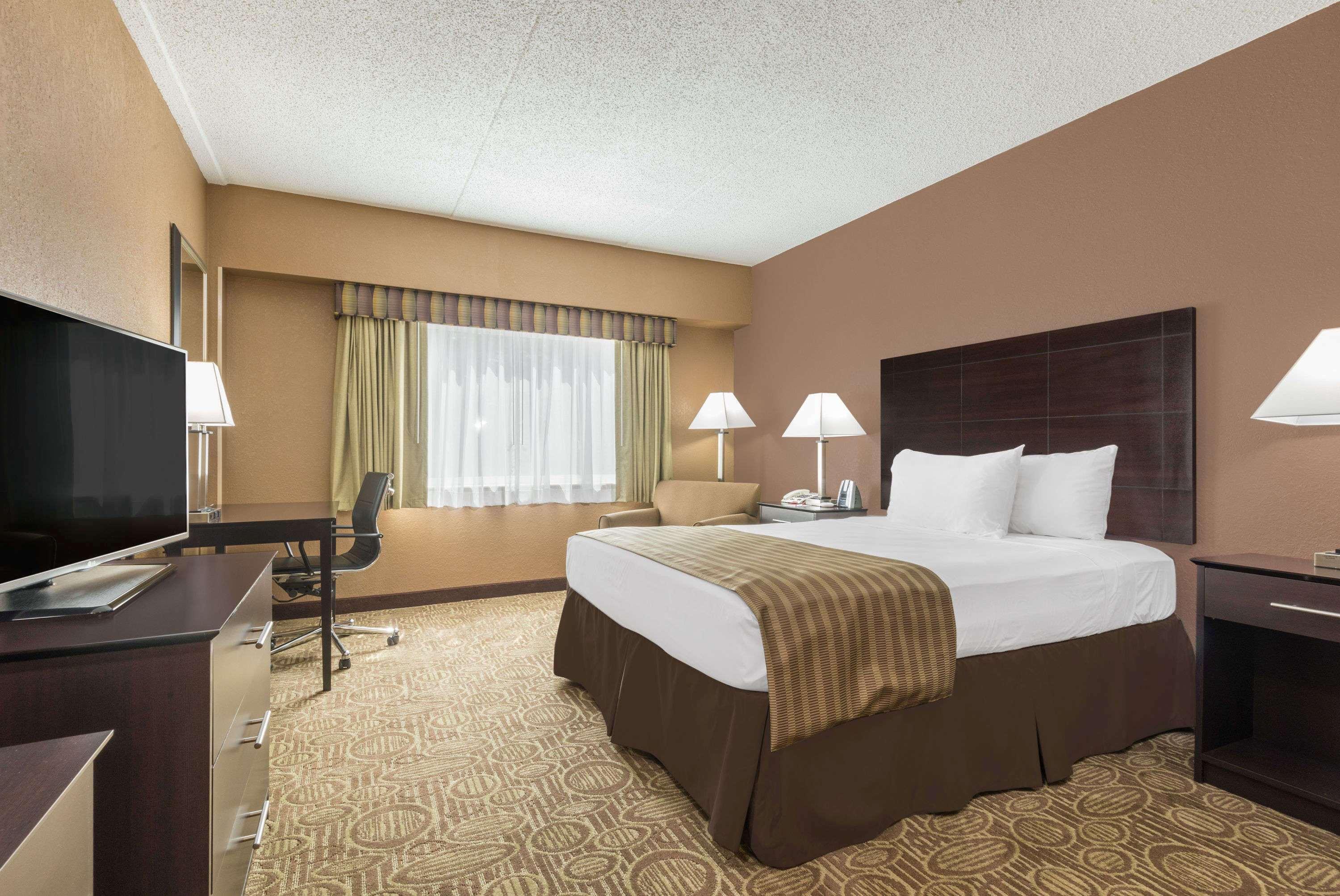 Ramada By Wyndham Paintsville Hotel & Conference Center מראה חיצוני תמונה