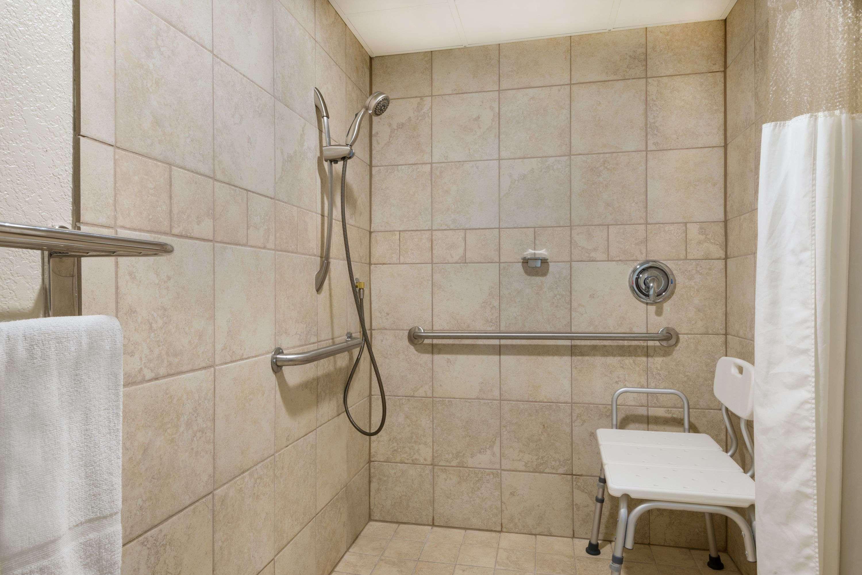 Ramada By Wyndham Paintsville Hotel & Conference Center מראה חיצוני תמונה