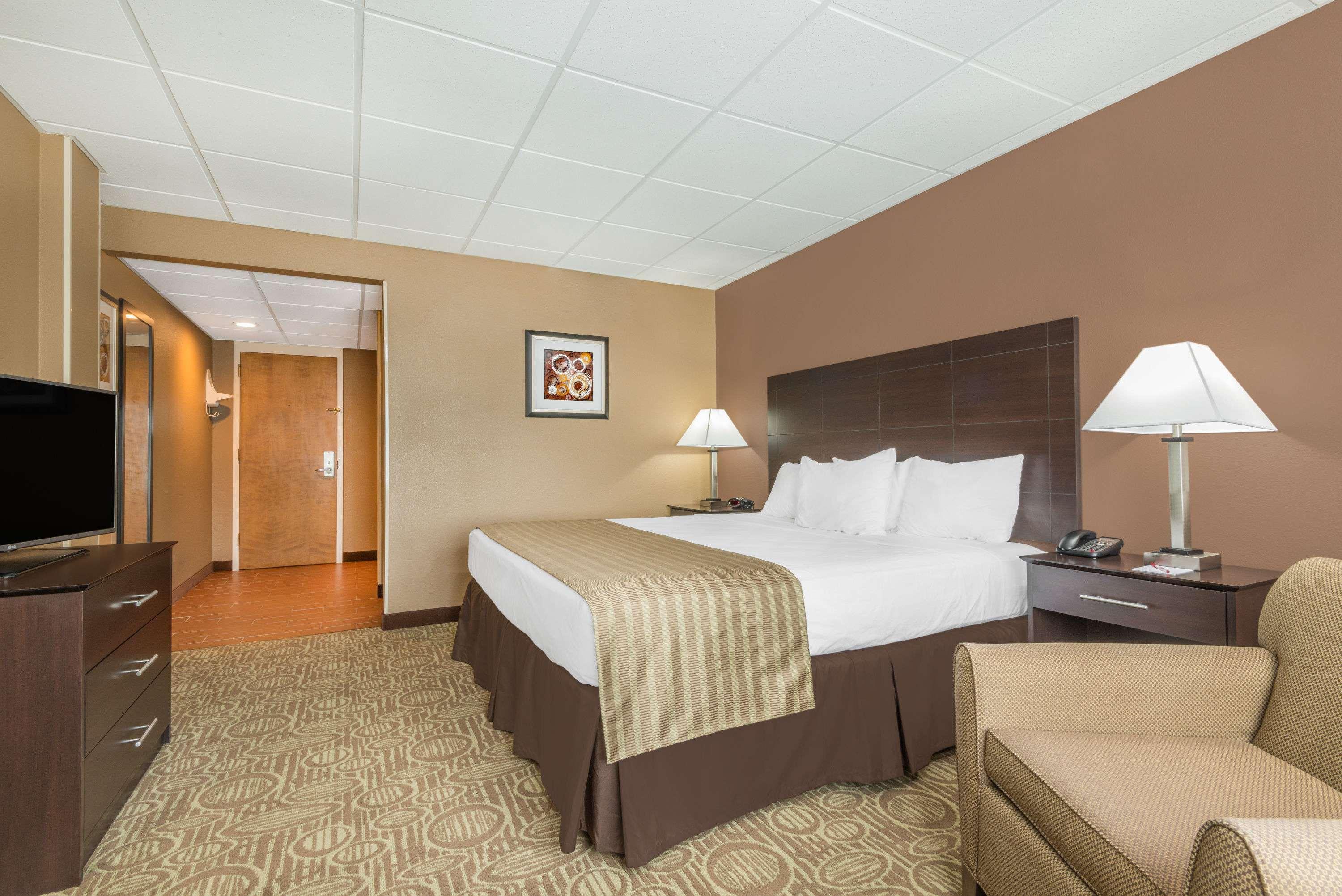 Ramada By Wyndham Paintsville Hotel & Conference Center מראה חיצוני תמונה