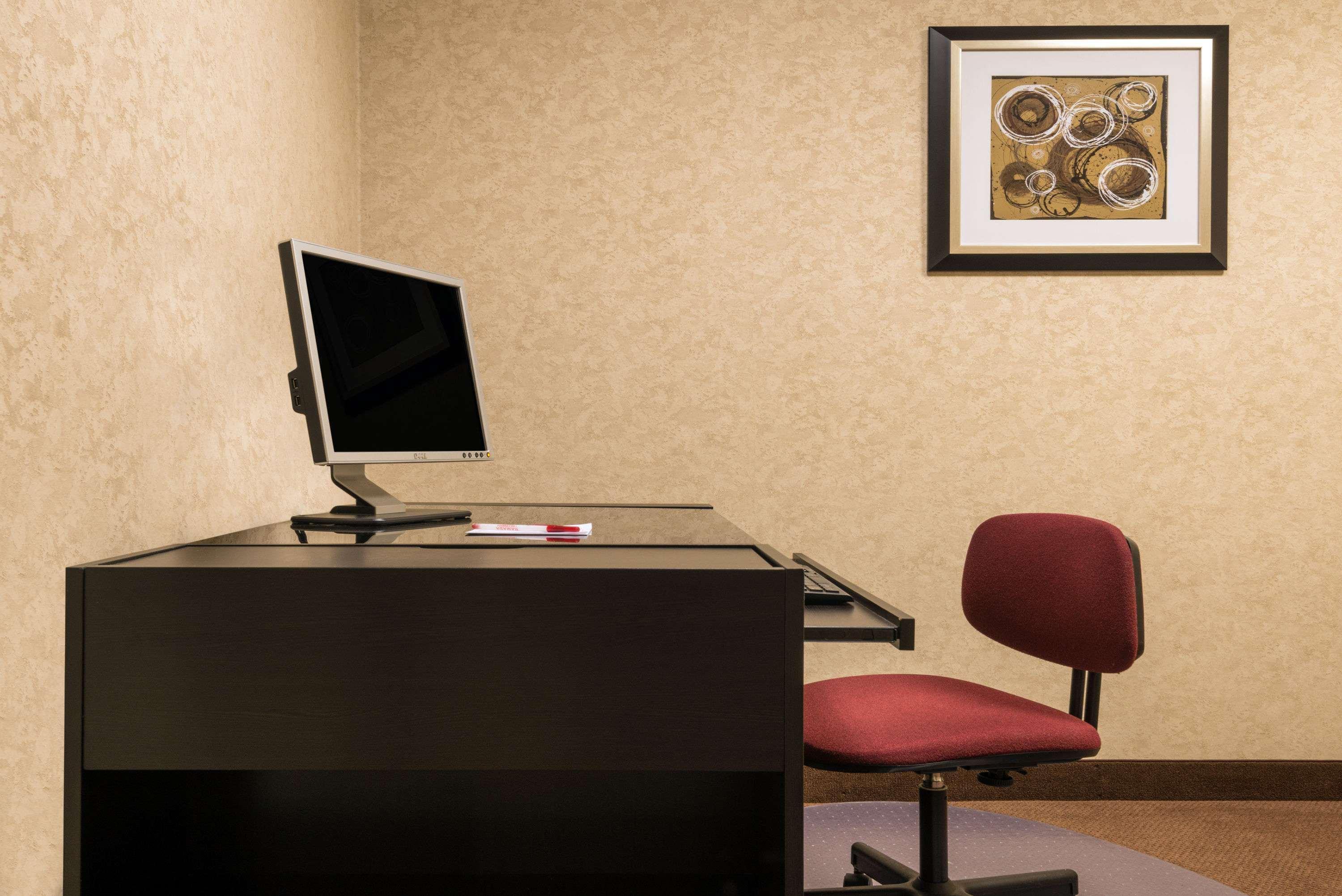 Ramada By Wyndham Paintsville Hotel & Conference Center מראה חיצוני תמונה