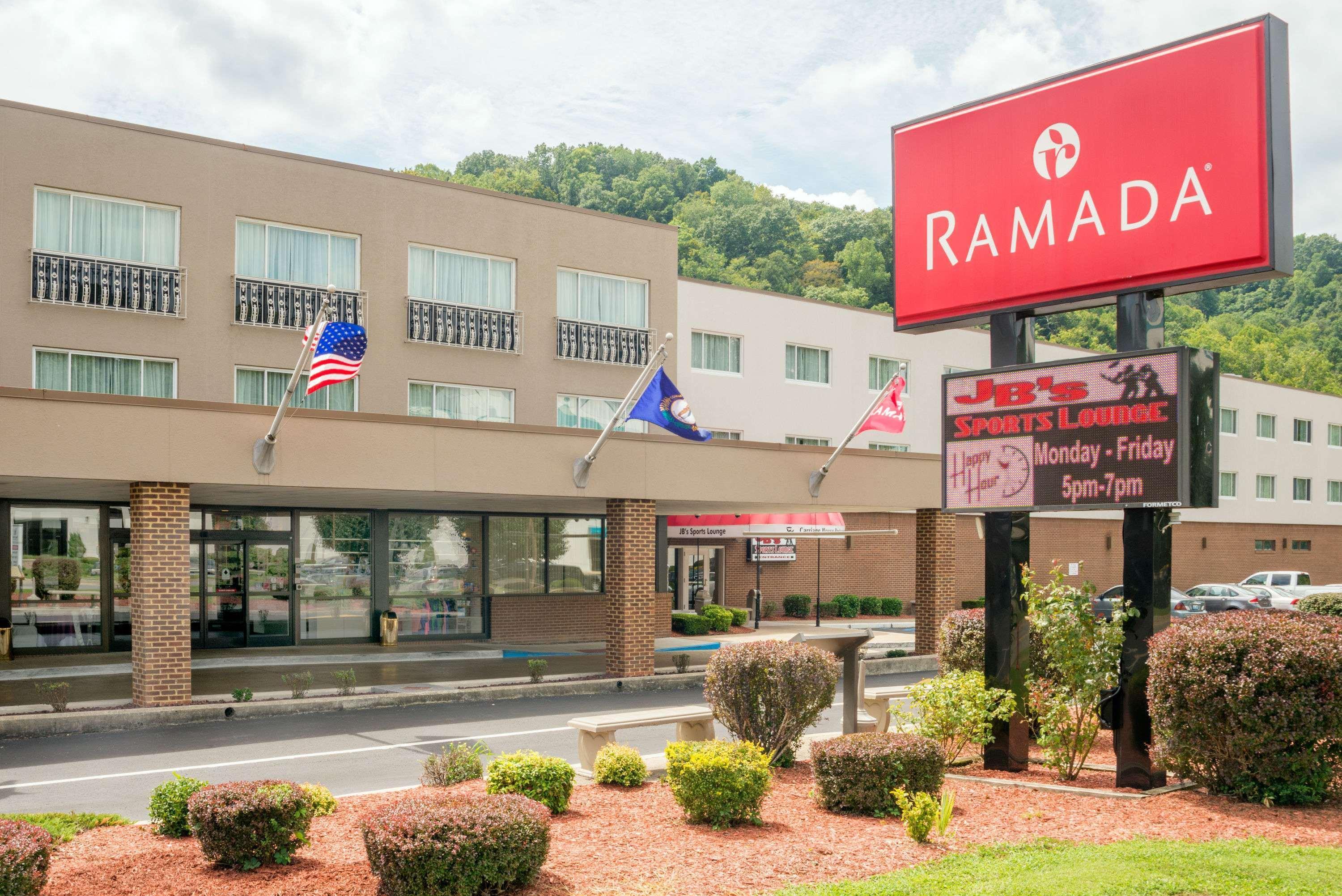 Ramada By Wyndham Paintsville Hotel & Conference Center מראה חיצוני תמונה